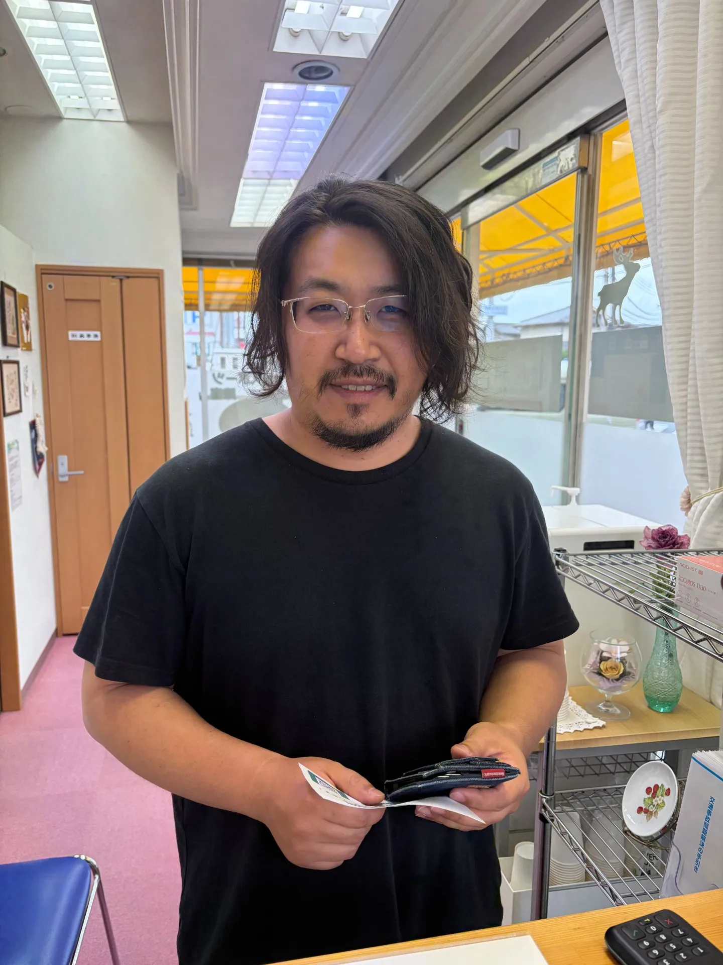 胡坐がかけない、右足首が伸びない